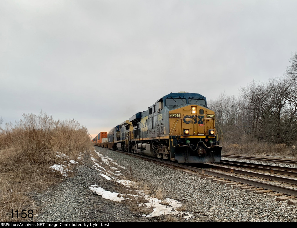 CSX 5264 on I158